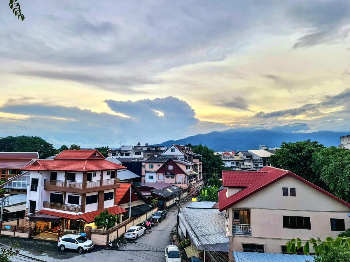 Bed And Terrace Guesthouse Chiang Mai Dış mekan fotoğraf